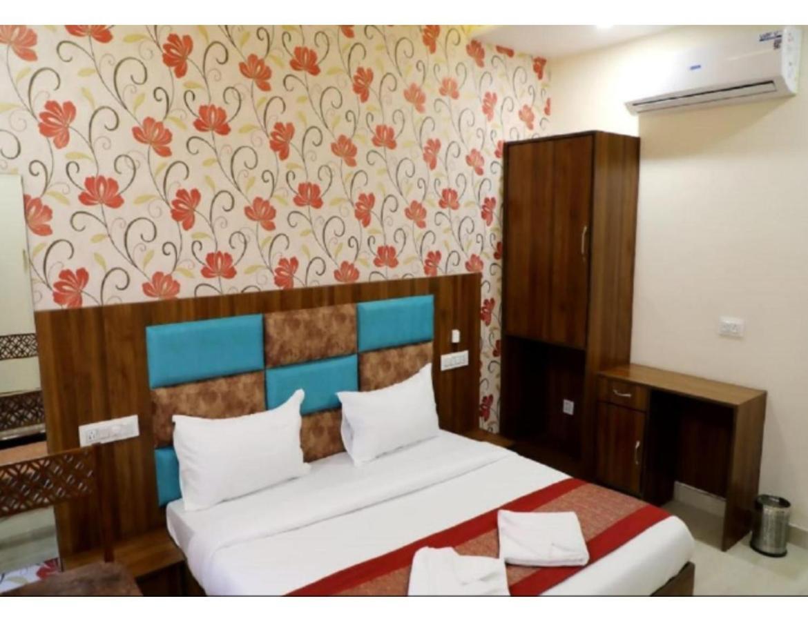 Hotel Royal Villa 2, 암리차르 외부 사진